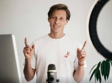 Flatesome主题二开作者宣布转型,网站基本关闭